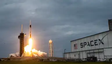 SpaceX, Yeni Bir Uydu Grubu Yörüngeye Yerleştiriyor